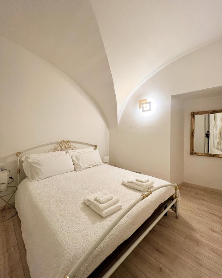 L'Arco Sul Lago • Gold Apartment Castro  外观 照片