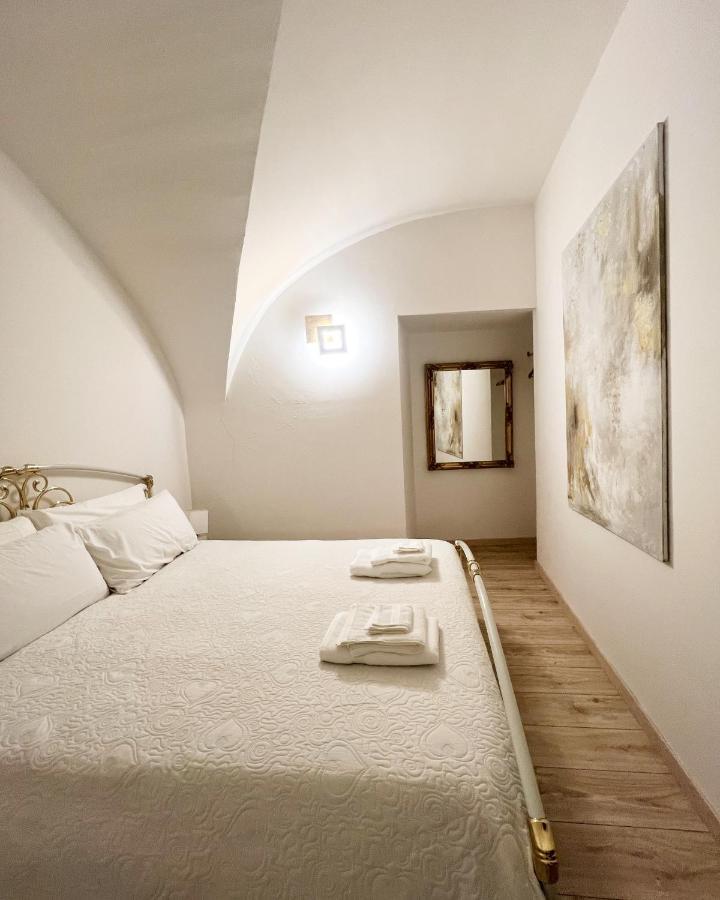 L'Arco Sul Lago • Gold Apartment Castro  外观 照片