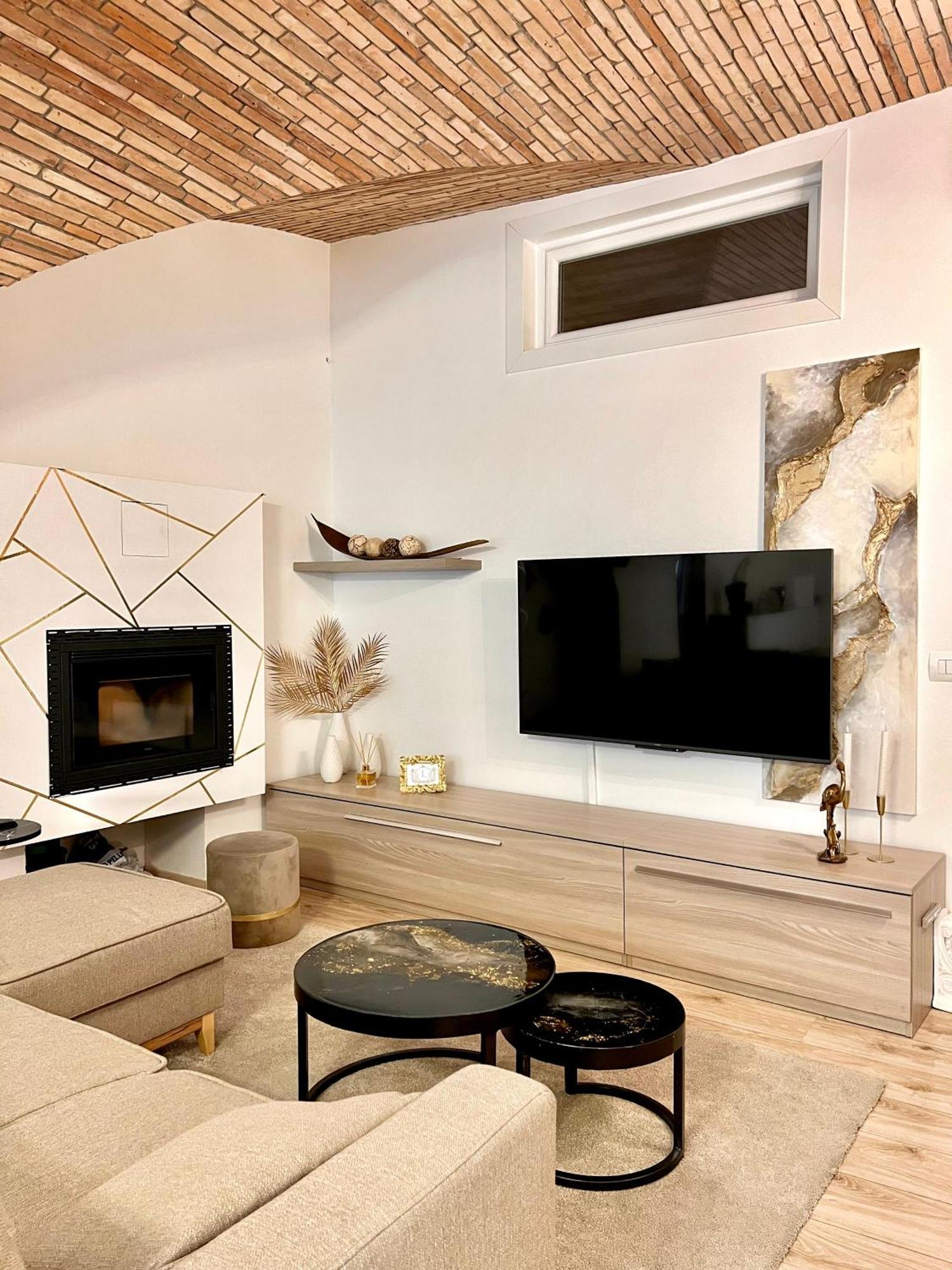 L'Arco Sul Lago • Gold Apartment Castro  外观 照片