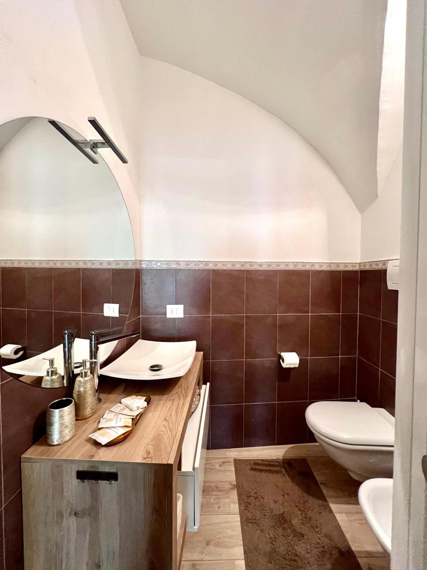 L'Arco Sul Lago • Gold Apartment Castro  外观 照片